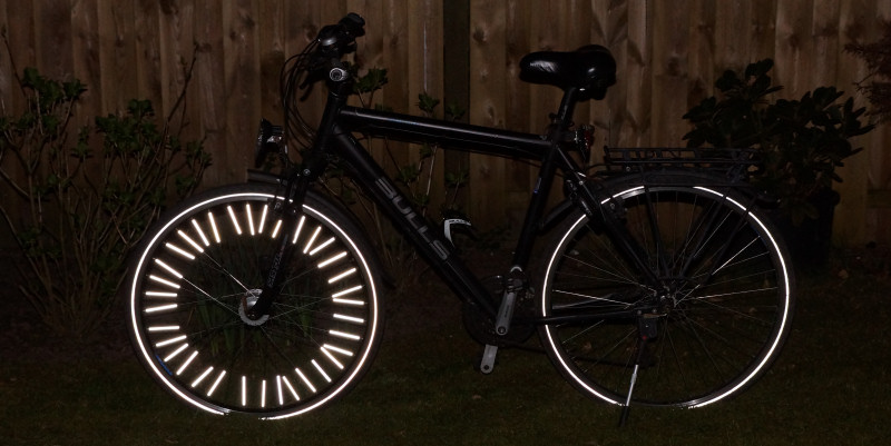 Bicycle spoke reflectors